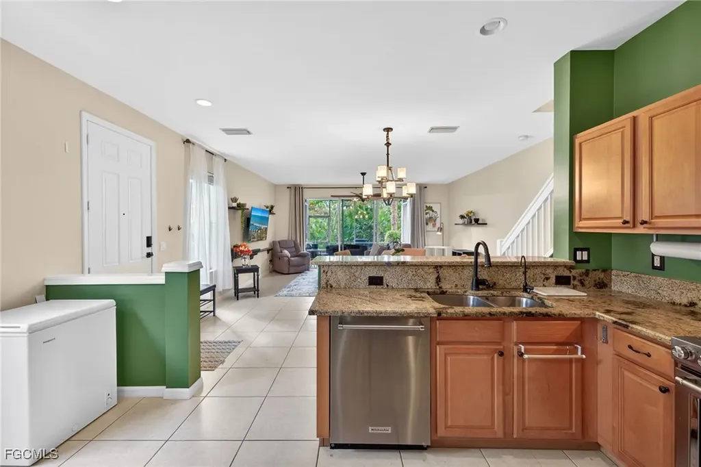 8410 Village Edge Circle Fort Myers FL 33919
