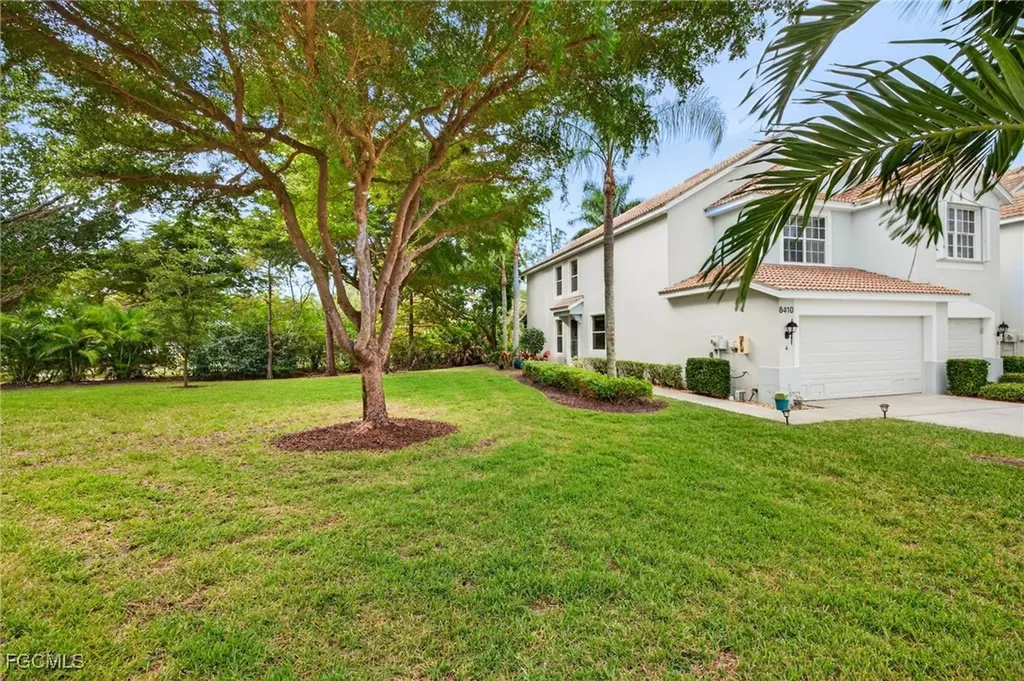8410 Village Edge Circle Fort Myers FL 33919