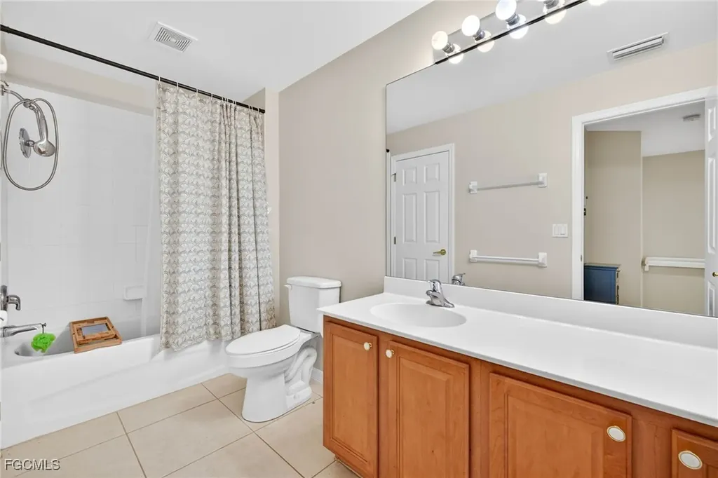 8410 Village Edge Circle Fort Myers FL 33919