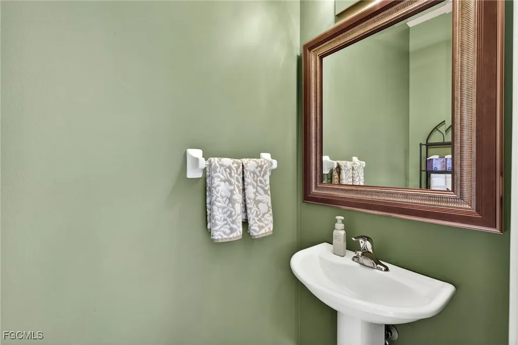 8410 Village Edge Circle Fort Myers FL 33919