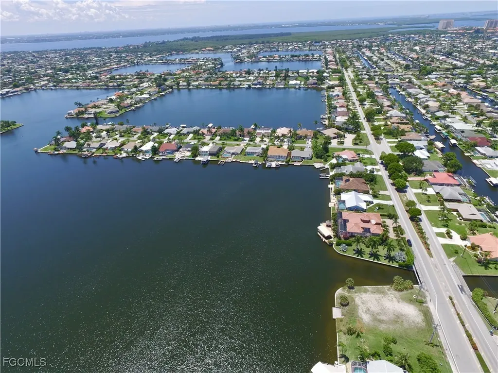 4817 Skyline Boulevard Cape Coral FL 33914