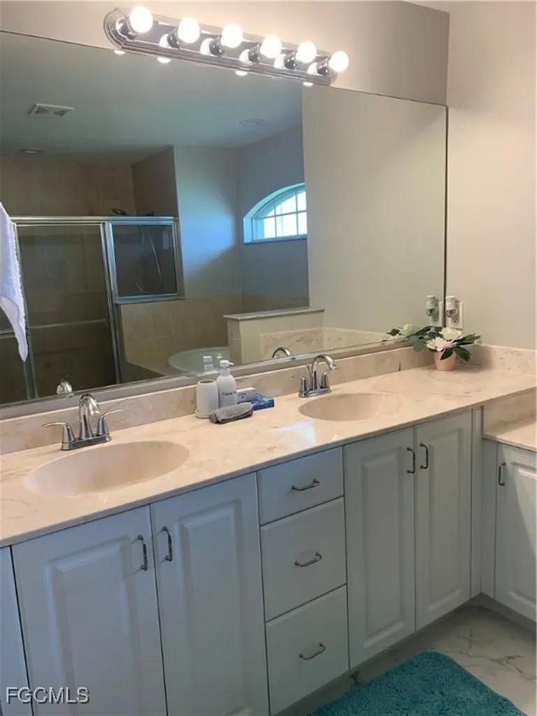 420 NE 15th Terrace Cape Coral FL 33909
