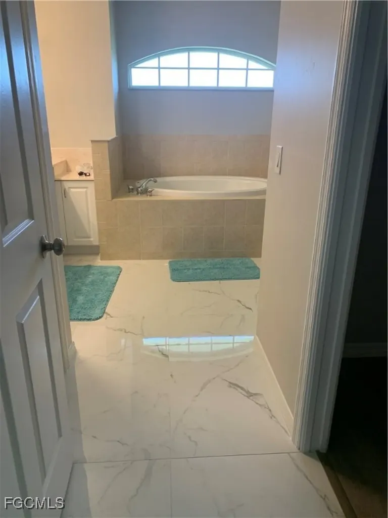 420 NE 15th Terrace Cape Coral FL 33909