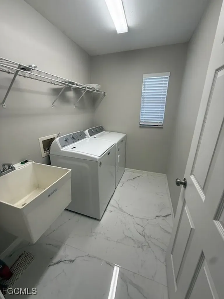 420 NE 15th Terrace Cape Coral FL 33909