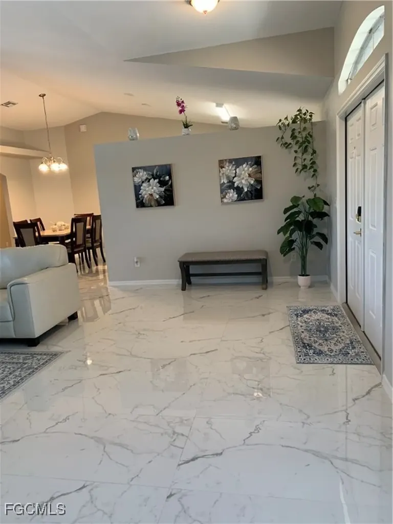 420 NE 15th Terrace Cape Coral FL 33909