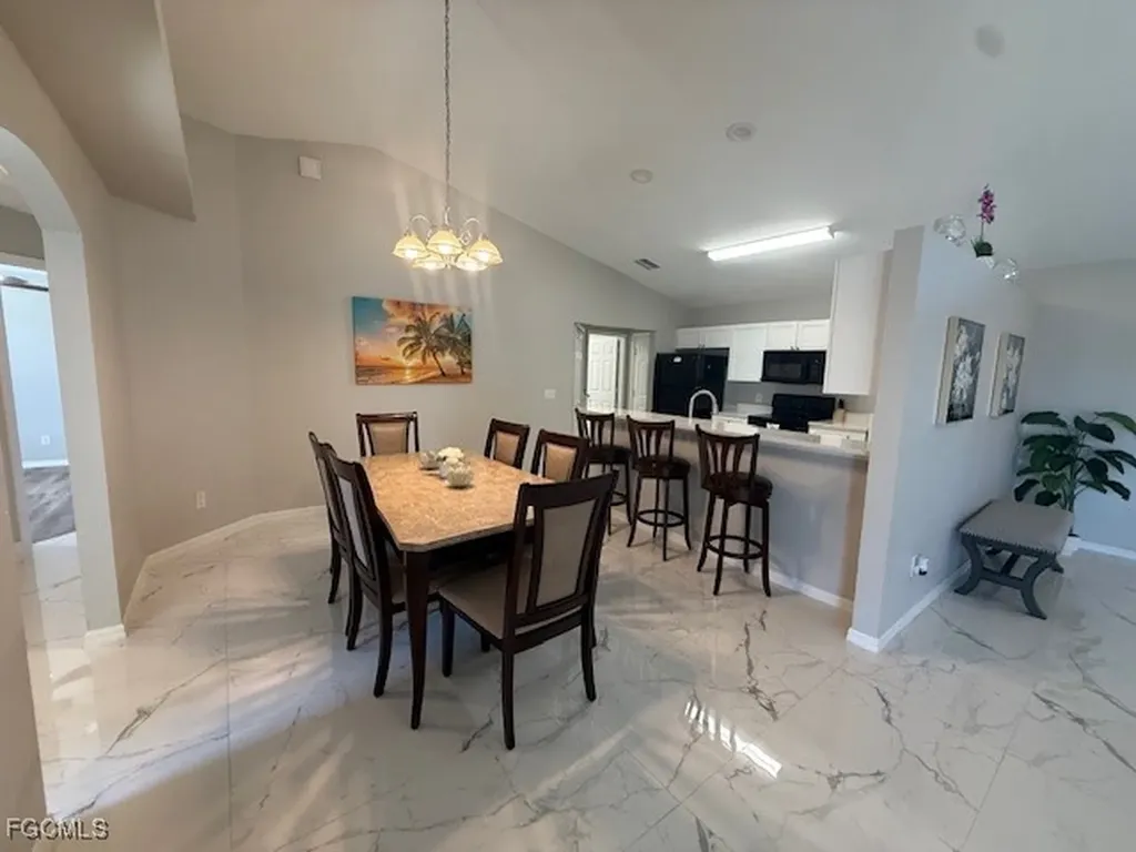 420 NE 15th Terrace Cape Coral FL 33909