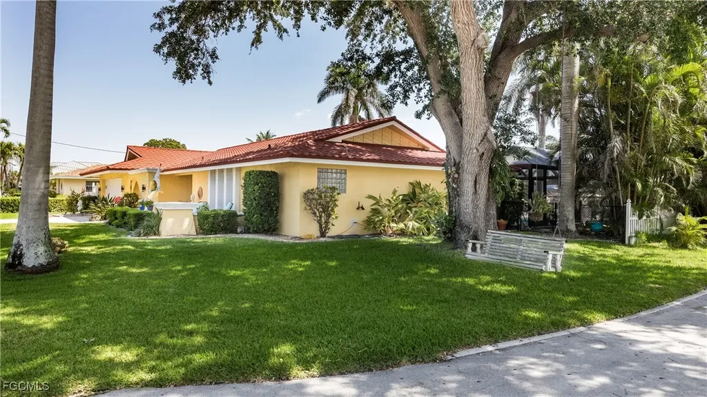 5347 Malibu Court Cape Coral FL 33904