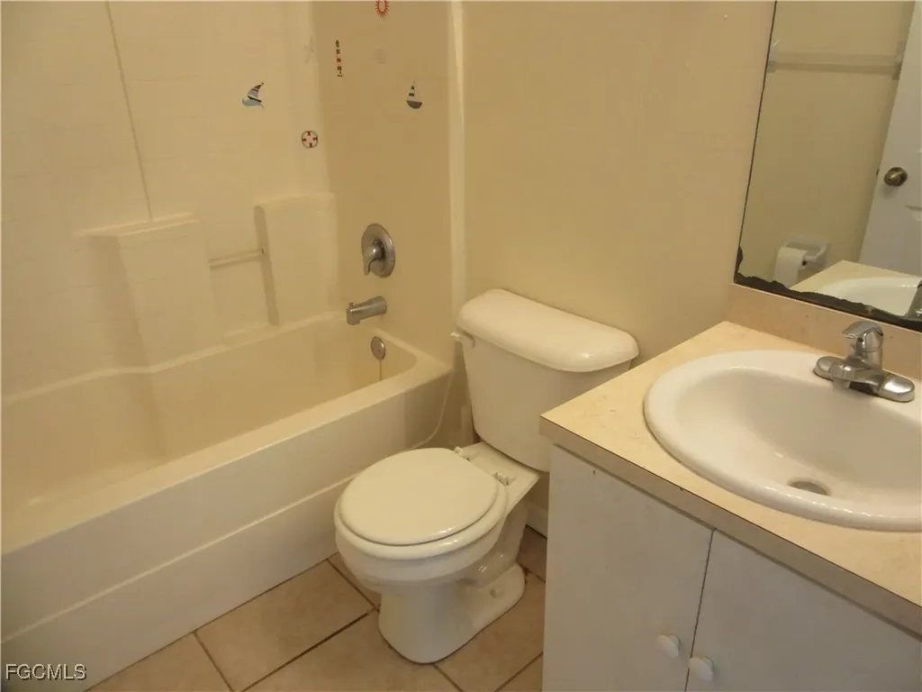 2605/2607 Sunniland Boulevard Lehigh Acres FL 33971