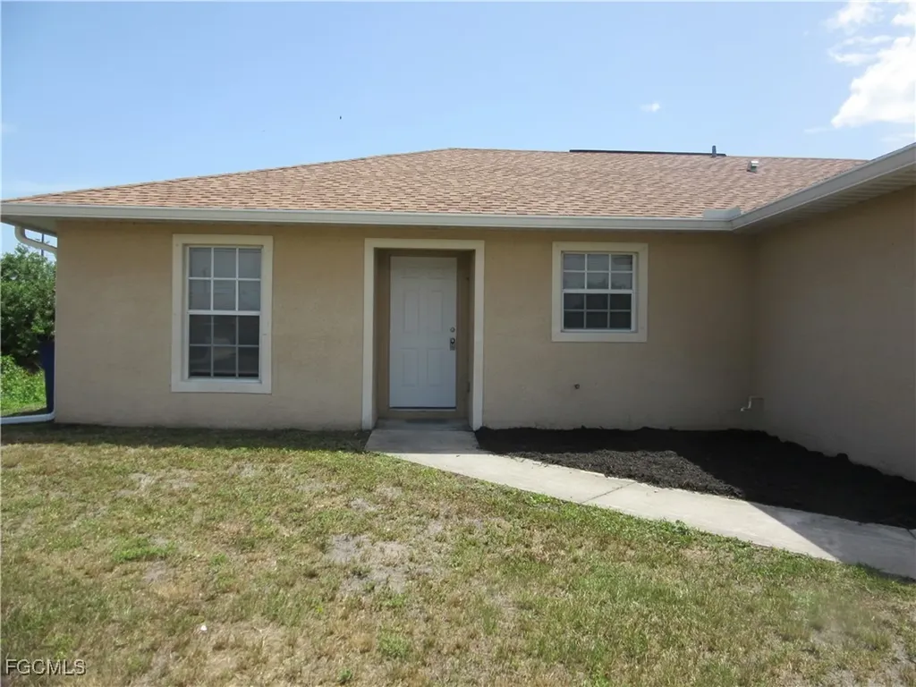 2605/2607 Sunniland Boulevard Lehigh Acres FL 33971