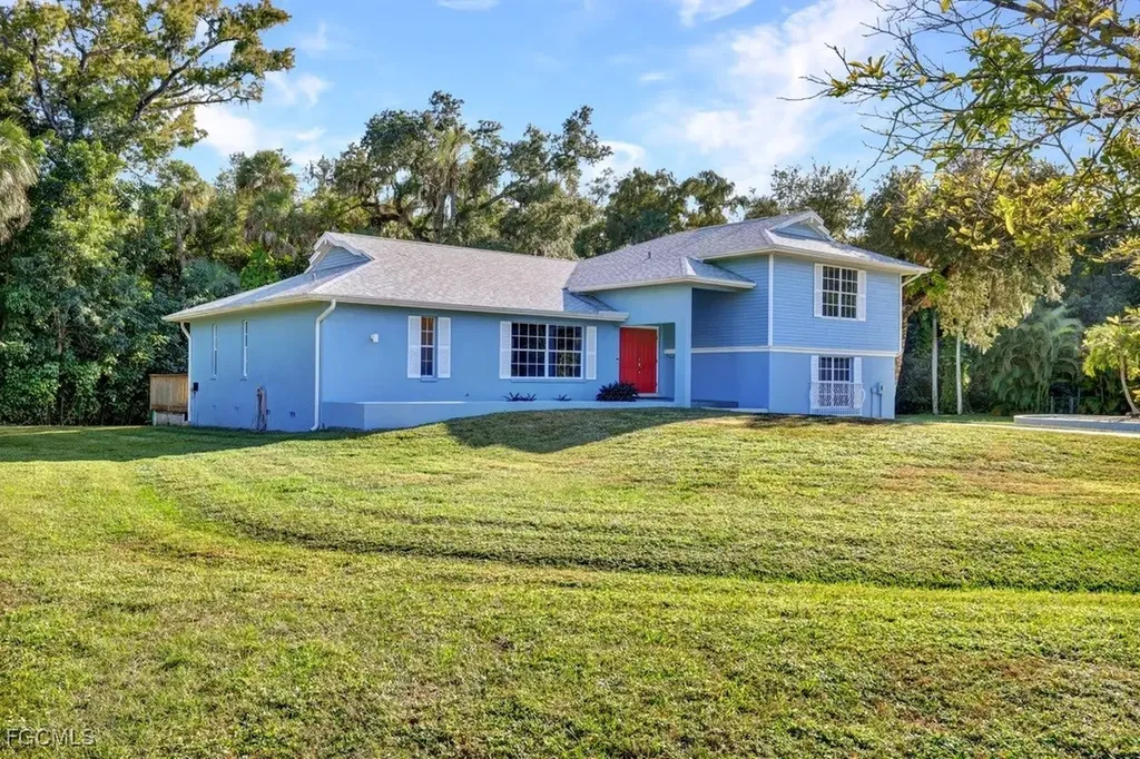 14630 Smokey Hollow Lane North Fort Myers FL 33903
