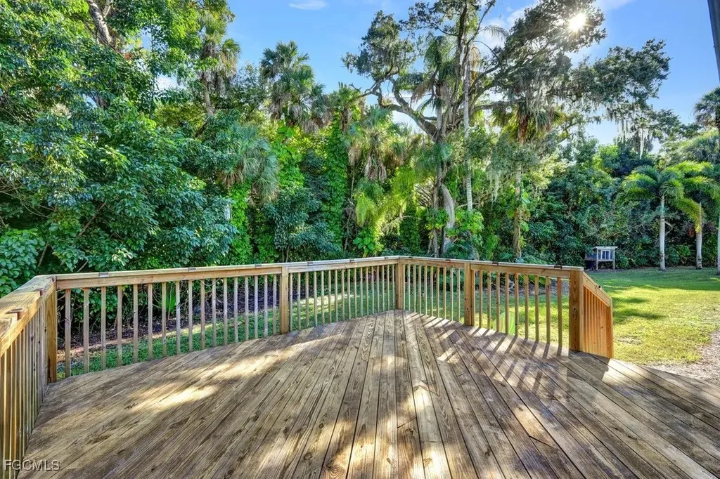14630 Smokey Hollow Lane North Fort Myers FL 33903