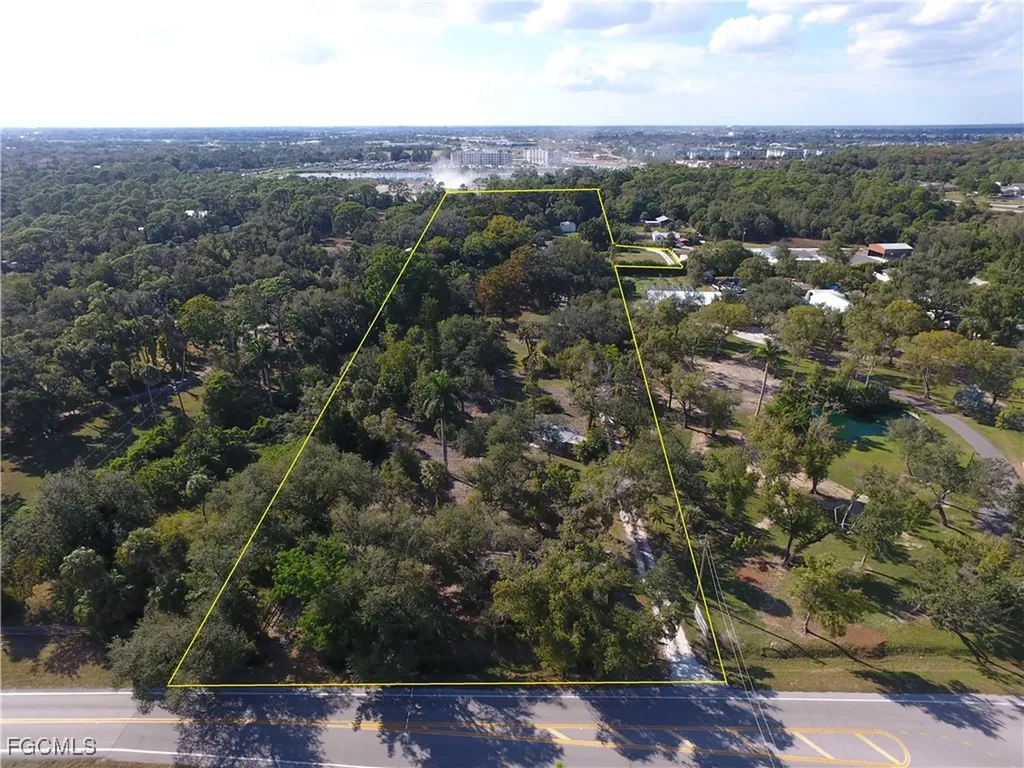 14630 Smokey Hollow Lane North Fort Myers FL 33903