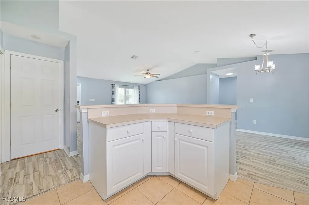 3445 NE 8th Place Cape Coral FL 33909