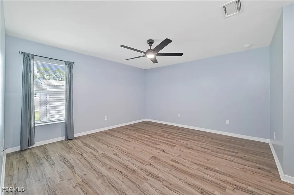 3445 NE 8th Place Cape Coral FL 33909