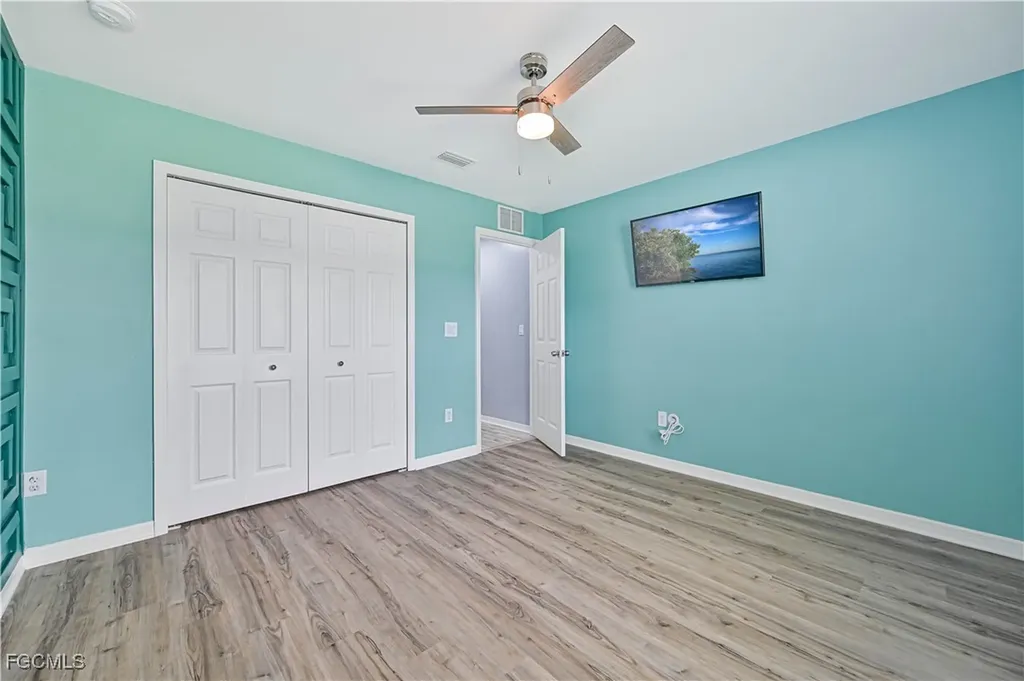 3445 NE 8th Place Cape Coral FL 33909