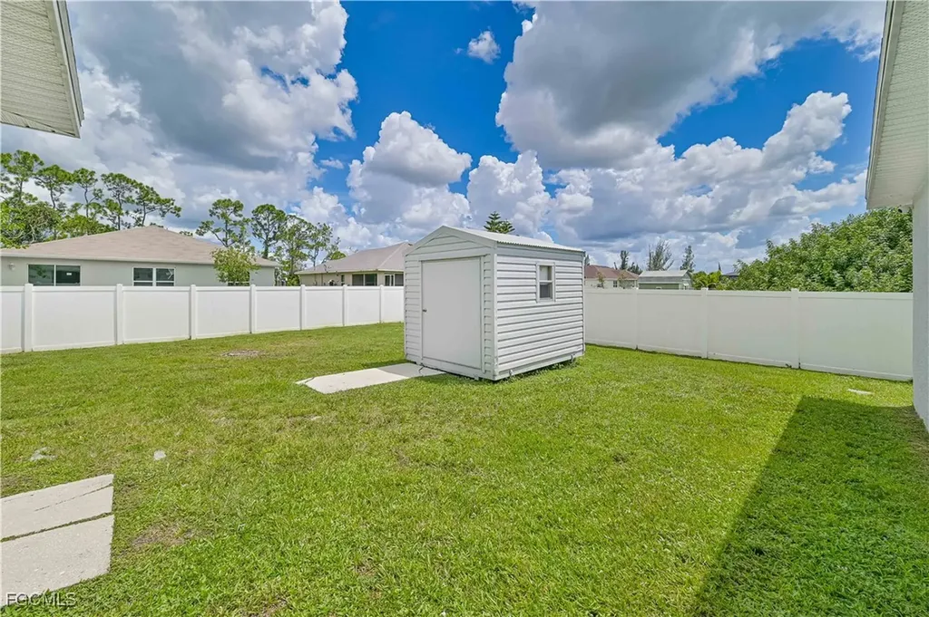 3445 NE 8th Place Cape Coral FL 33909