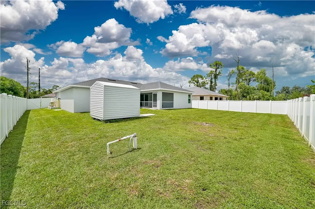 3445 NE 8th Place Cape Coral FL 33909