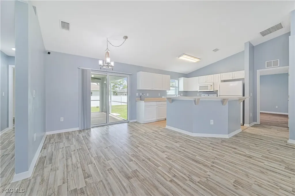 3445 NE 8th Place Cape Coral FL 33909