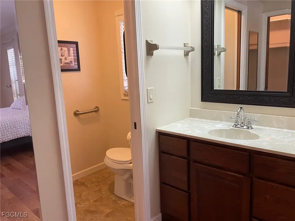 2121 SE 8th Terrace Cape Coral FL 33990