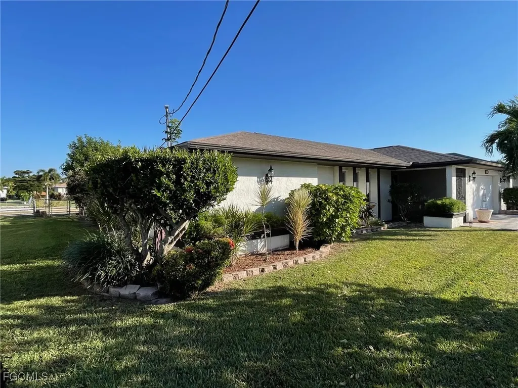 2121 SE 8th Terrace Cape Coral FL 33990