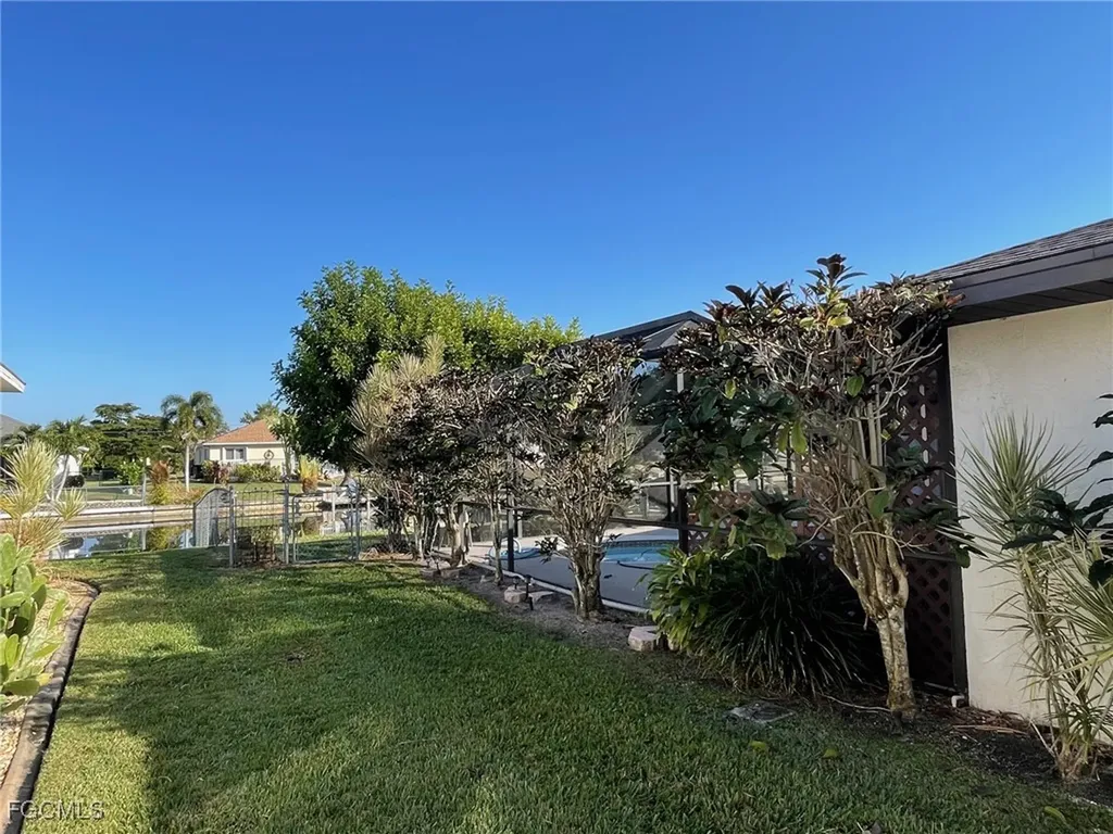 2121 SE 8th Terrace Cape Coral FL 33990