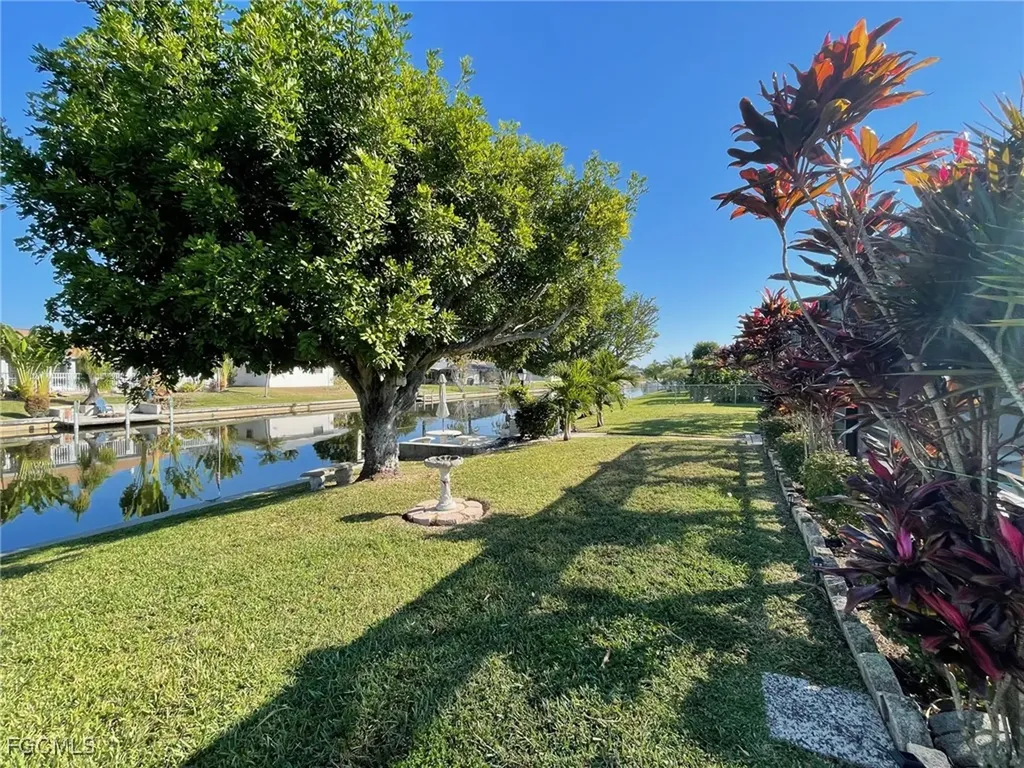 2121 SE 8th Terrace Cape Coral FL 33990