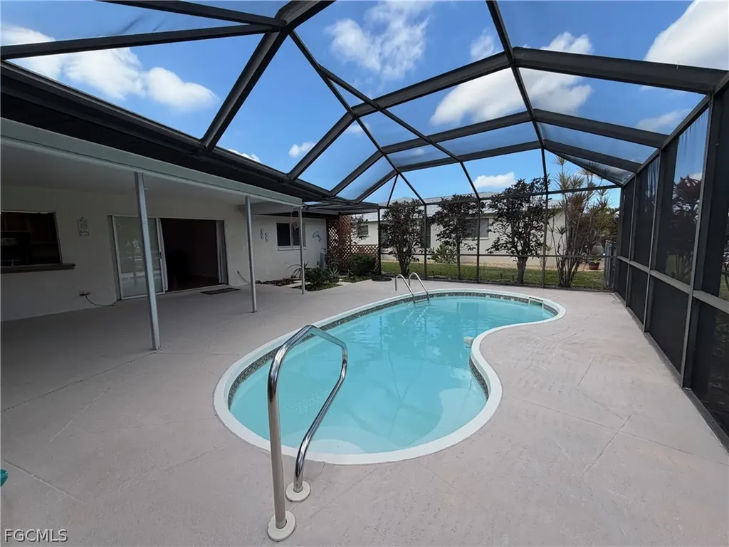 2121 SE 8th Terrace Cape Coral FL 33990
