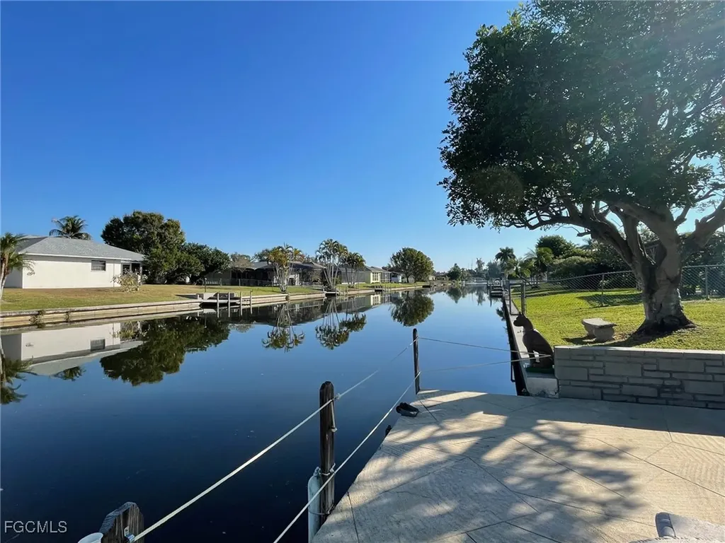 2121 SE 8th Terrace Cape Coral FL 33990