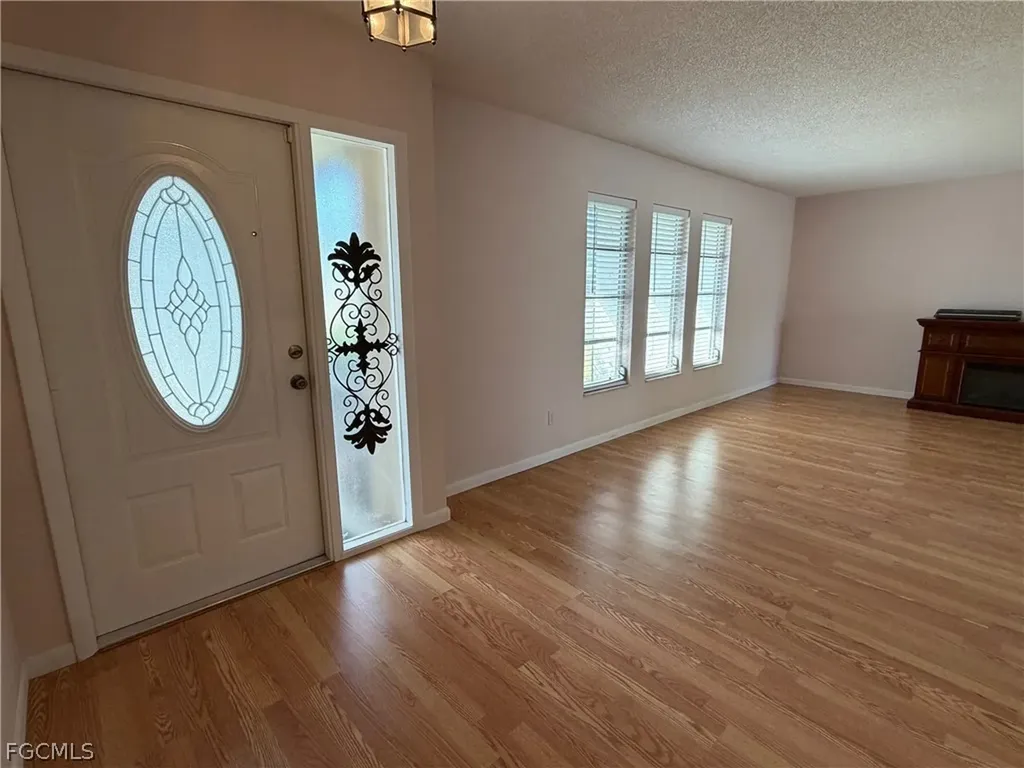2121 SE 8th Terrace Cape Coral FL 33990
