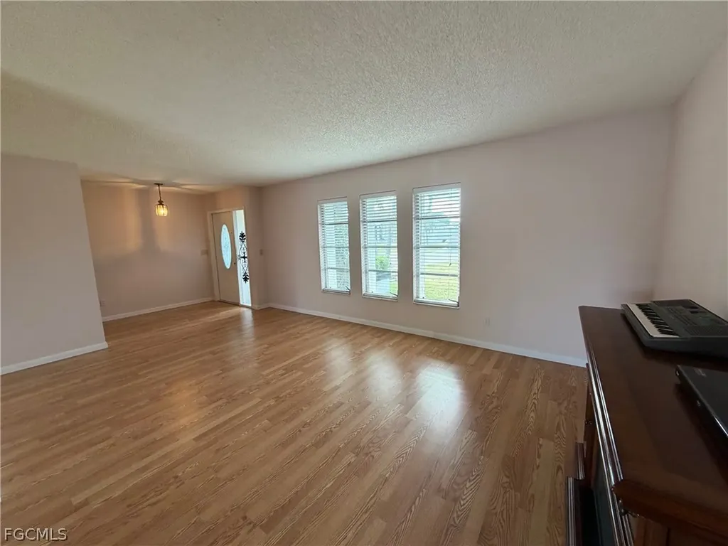 2121 SE 8th Terrace Cape Coral FL 33990