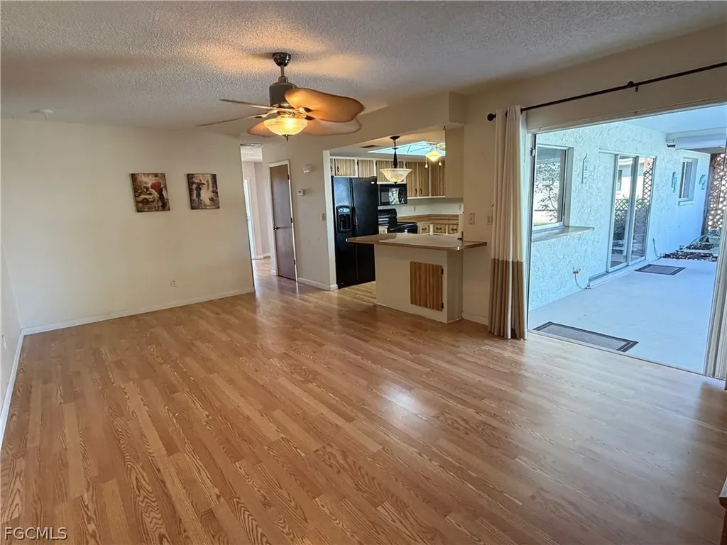 2121 SE 8th Terrace Cape Coral FL 33990