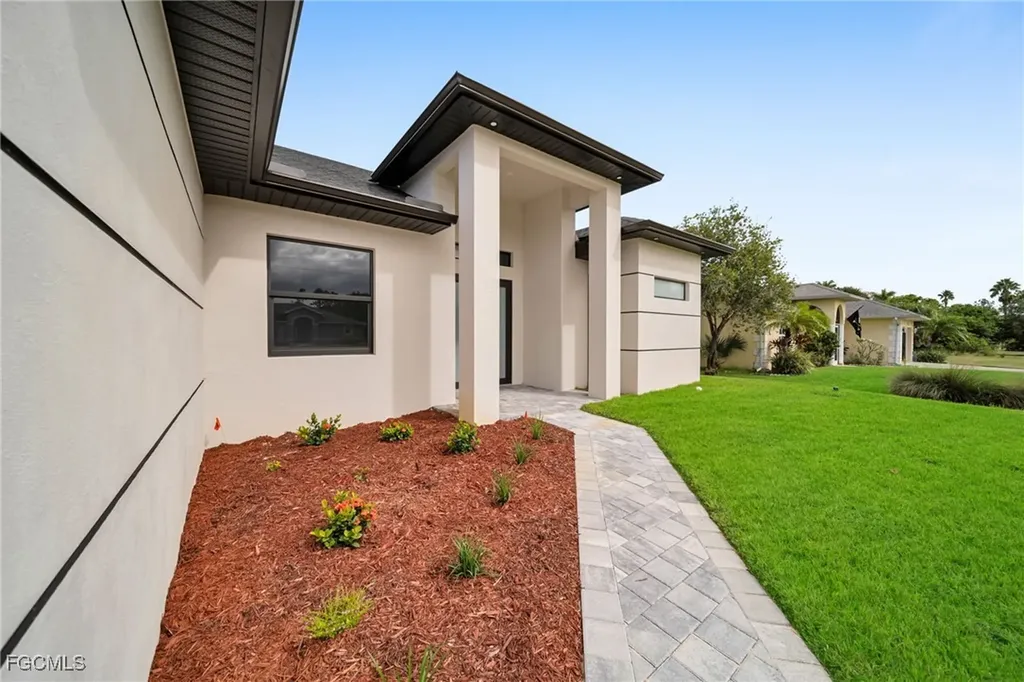 743 Chestnut Street E Lehigh Acres FL 33974