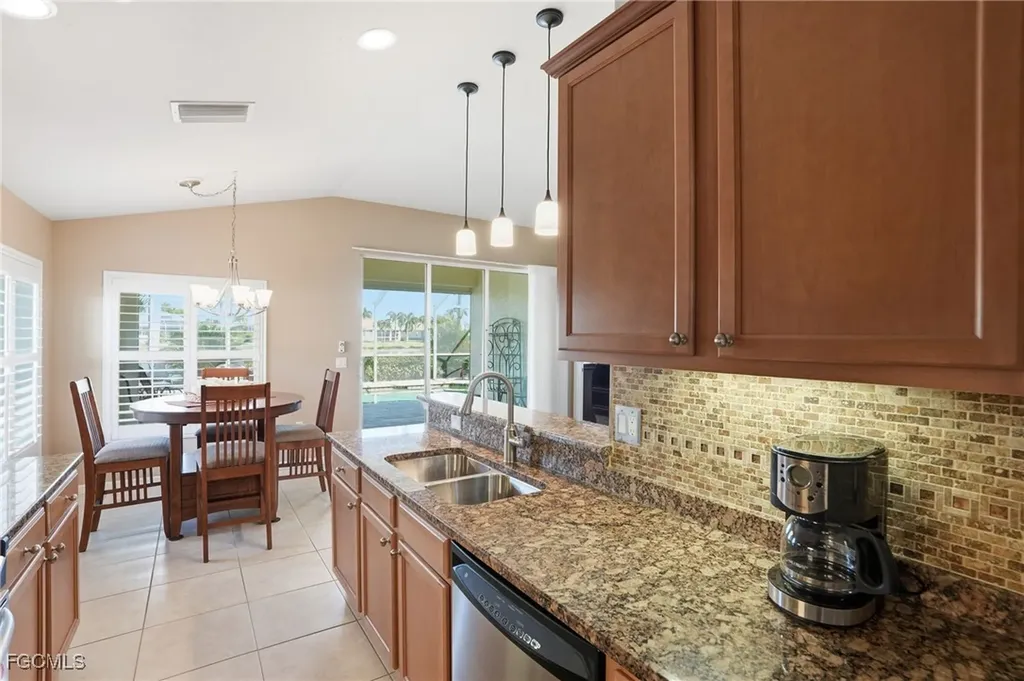 2513 Hopefield Court Cape Coral FL 33991