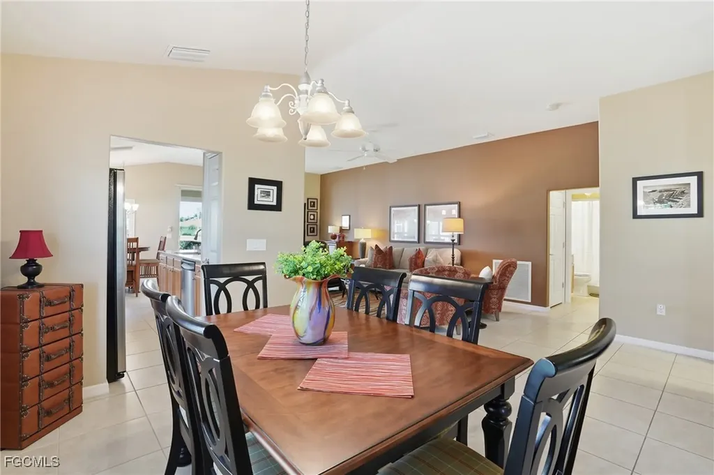 2513 Hopefield Court Cape Coral FL 33991
