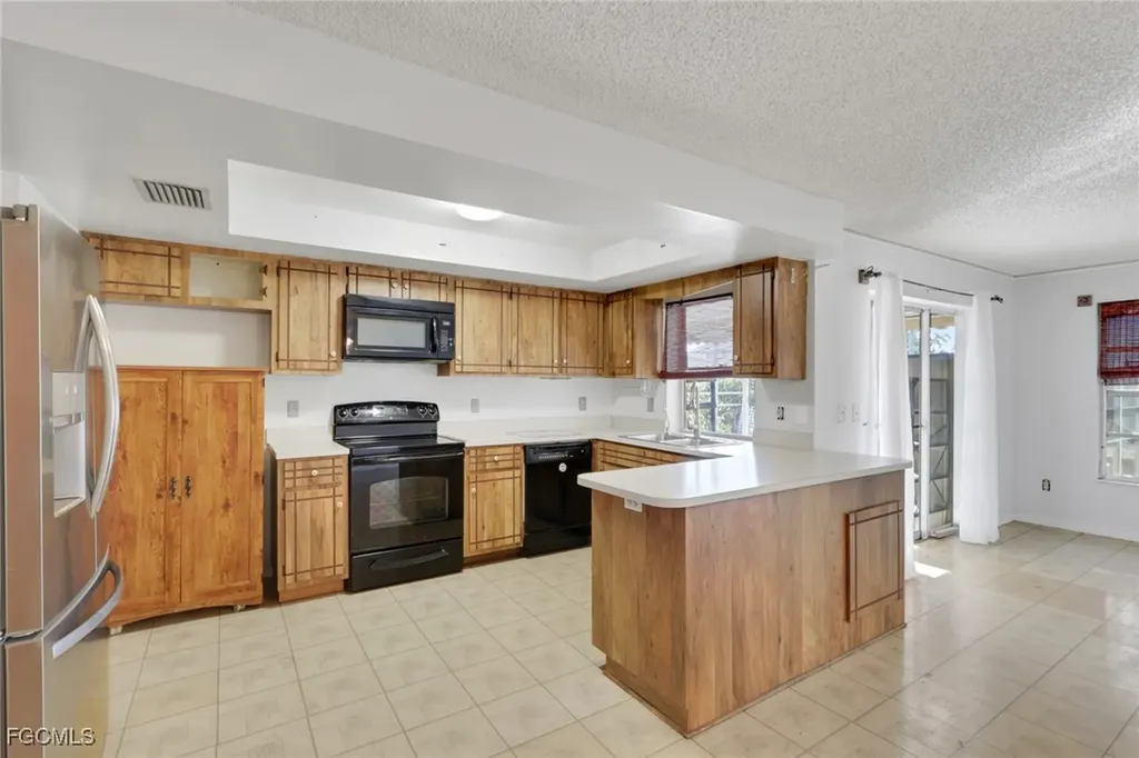 126 SE 21st Place Cape Coral FL 33990