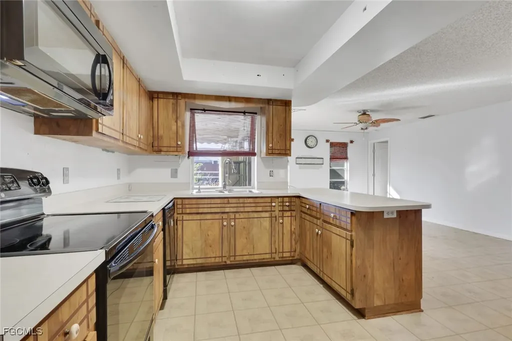 126 SE 21st Place Cape Coral FL 33990