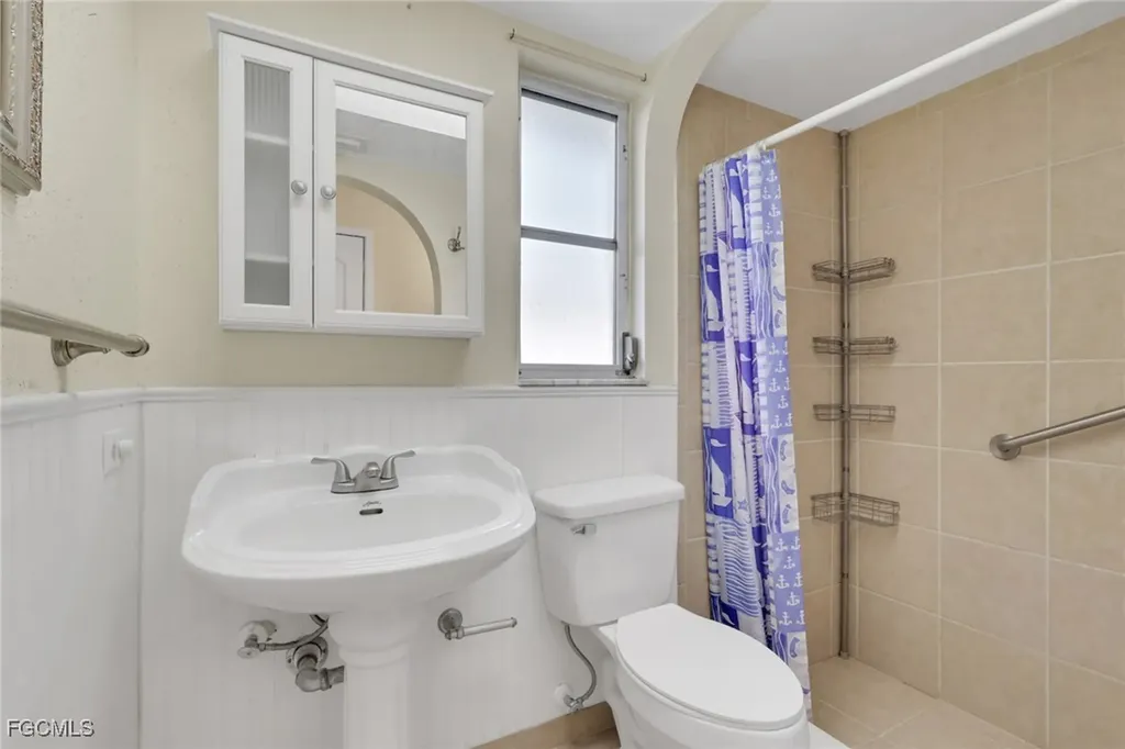126 SE 21st Place Cape Coral FL 33990