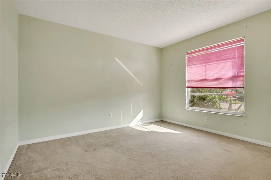 126 SE 21st Place Cape Coral FL 33990