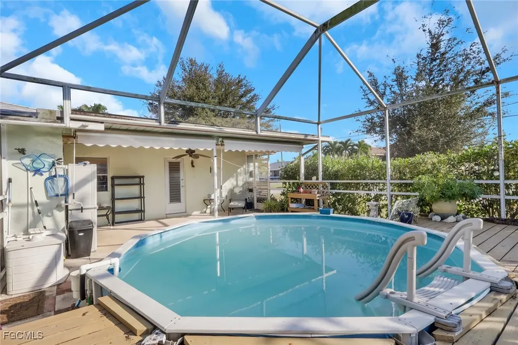 126 SE 21st Place Cape Coral FL 33990