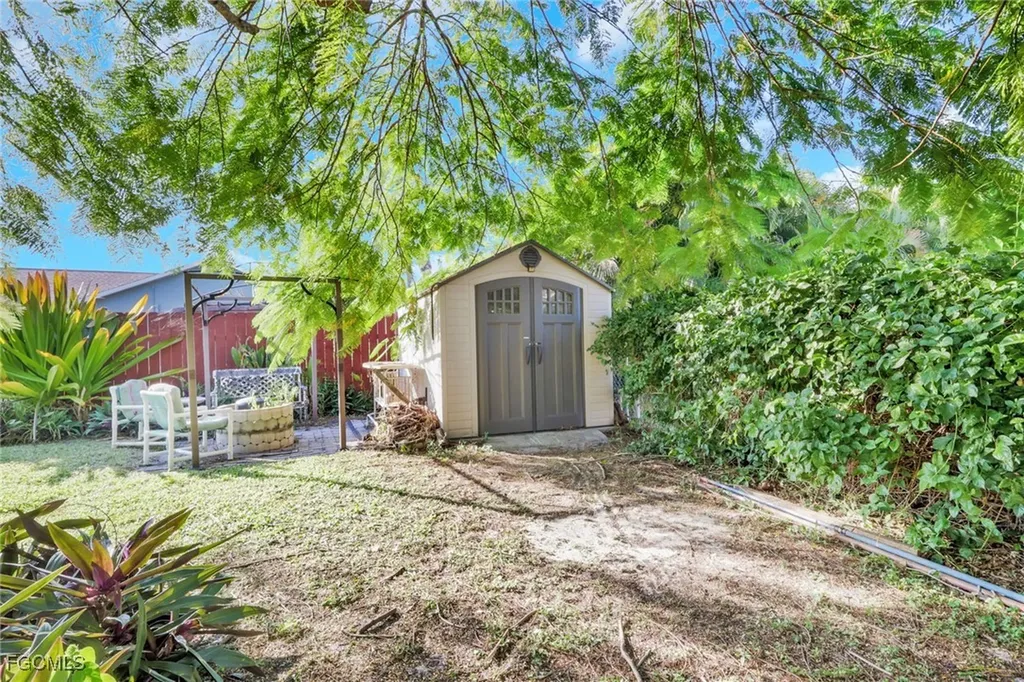 126 SE 21st Place Cape Coral FL 33990