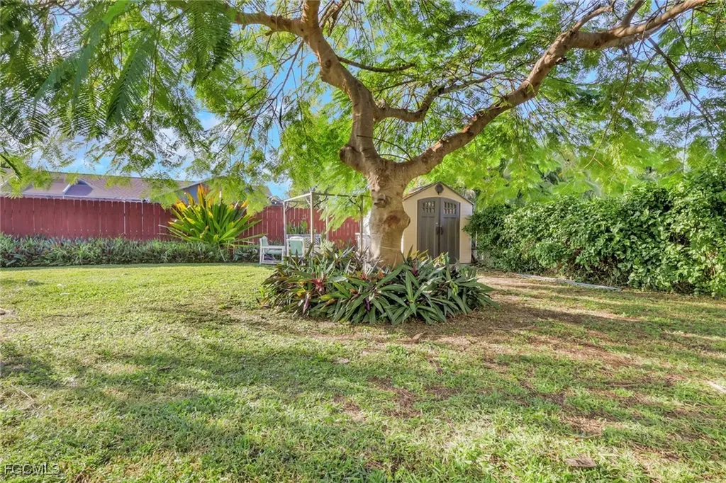 126 SE 21st Place Cape Coral FL 33990