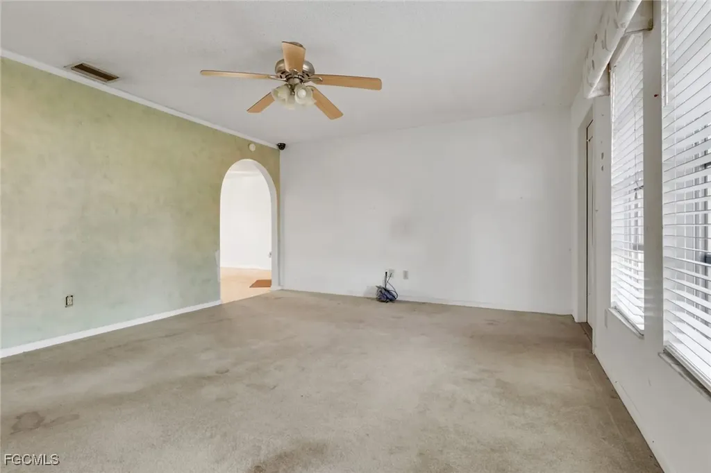 126 SE 21st Place Cape Coral FL 33990