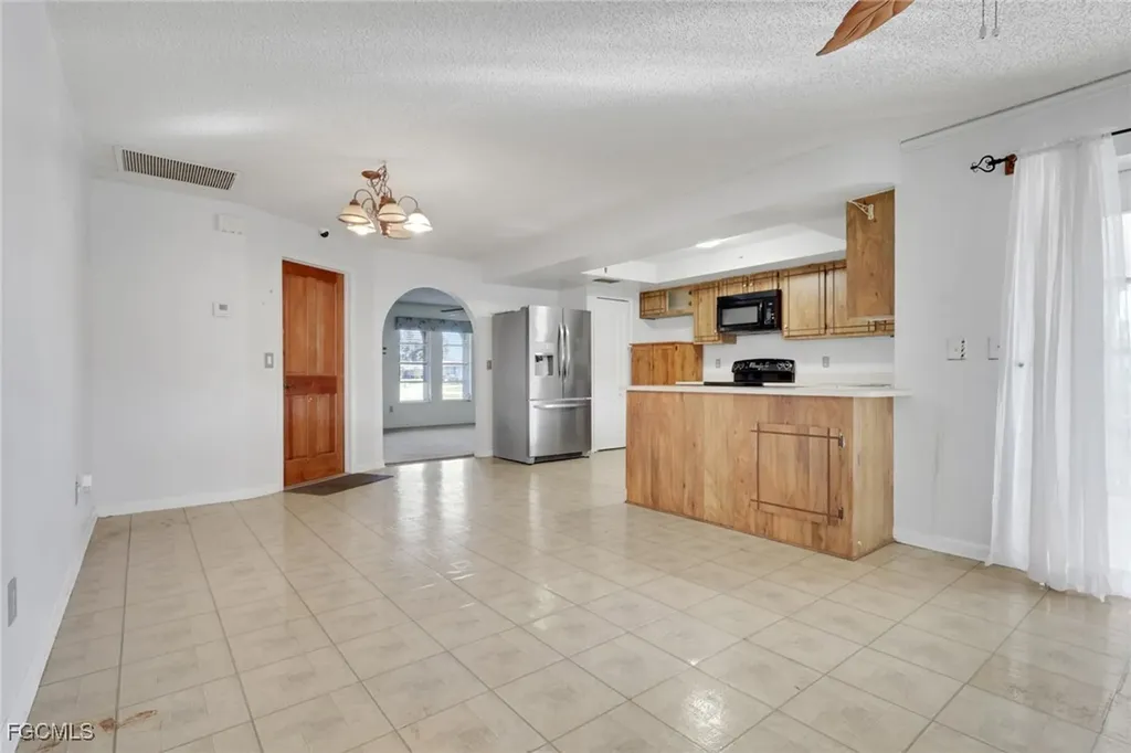 126 SE 21st Place Cape Coral FL 33990