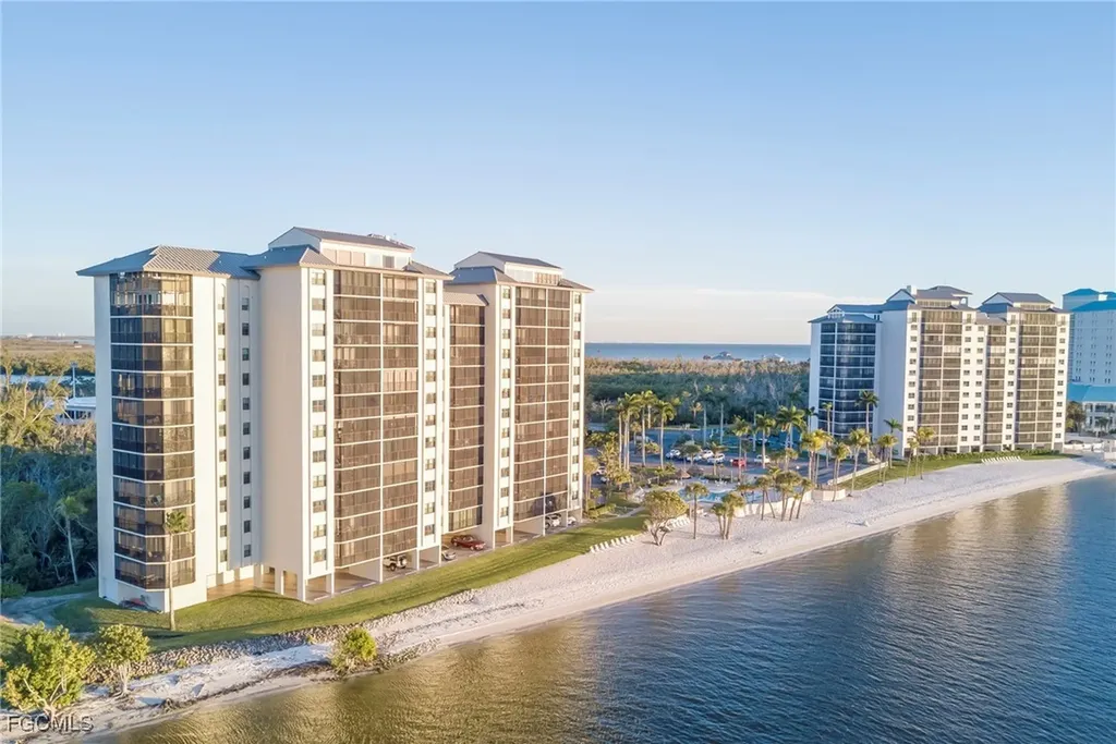 Fort Myers FL, 17080 Harbour Point Drive, Unit 1116