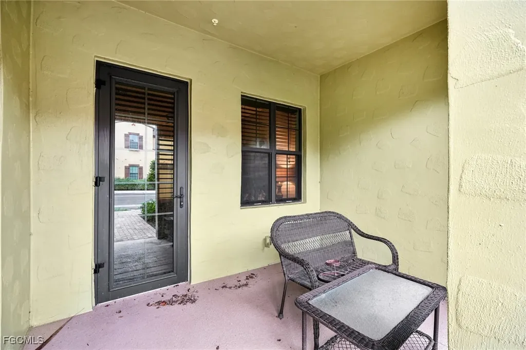 9064 Capistrano Street N Naples FL 34113