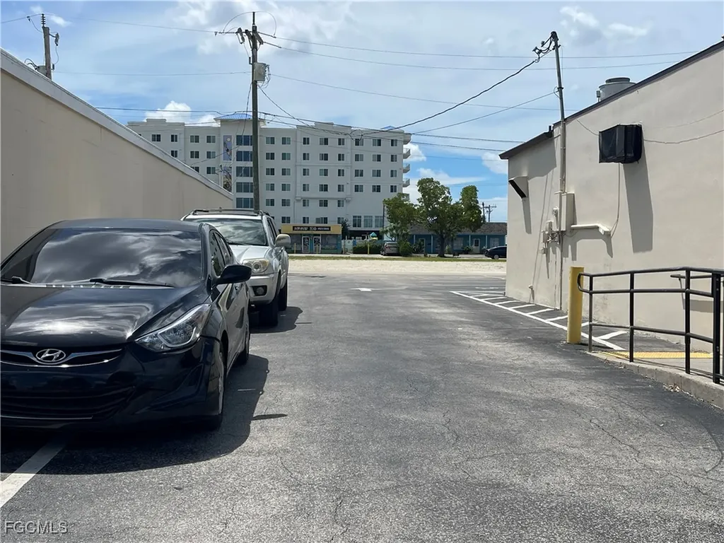 820 Cape Coral Parkway E Cape Coral FL 33904
