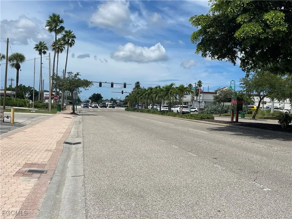 820 Cape Coral Parkway E Cape Coral FL 33904