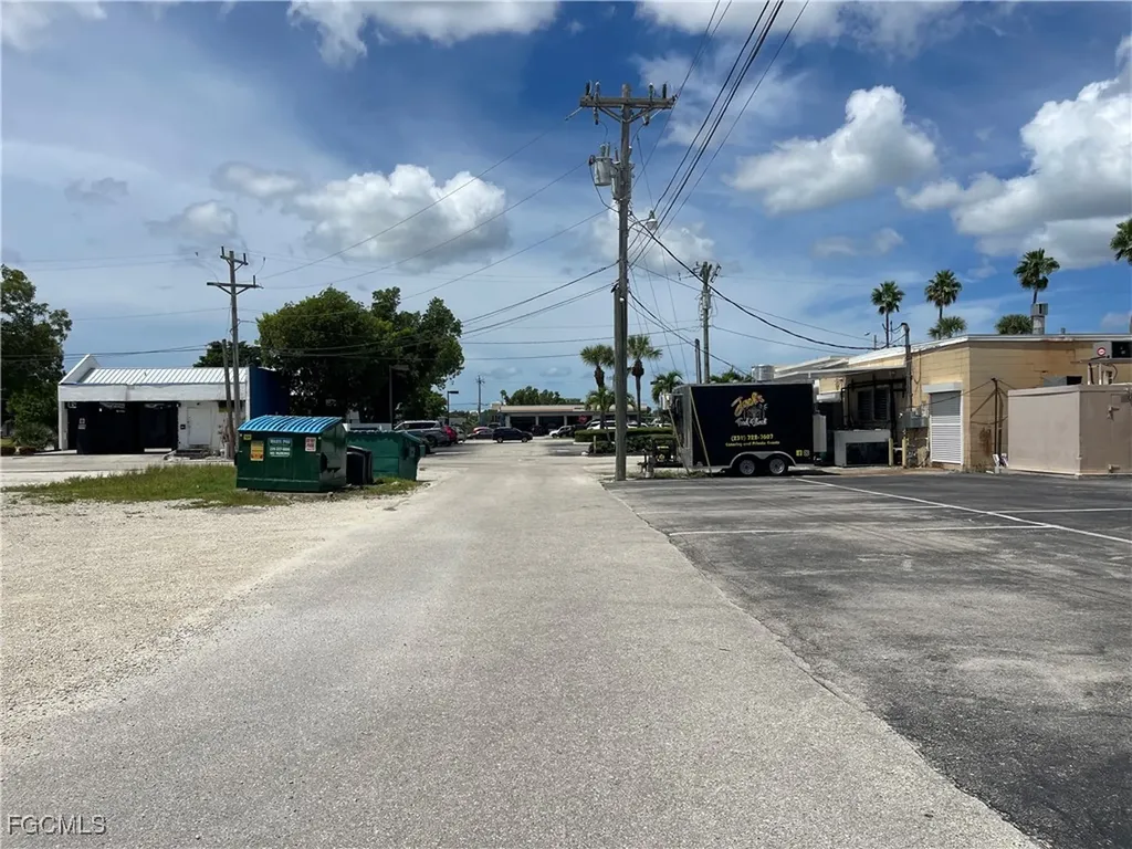820 Cape Coral Parkway E Cape Coral FL 33904