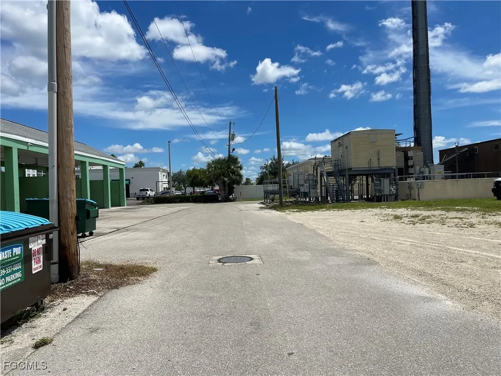 820 Cape Coral Parkway E Cape Coral FL 33904