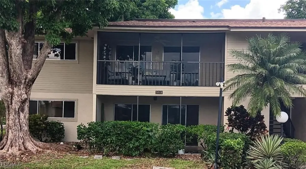 5713 Foxlake Drive North Fort Myers FL 33917